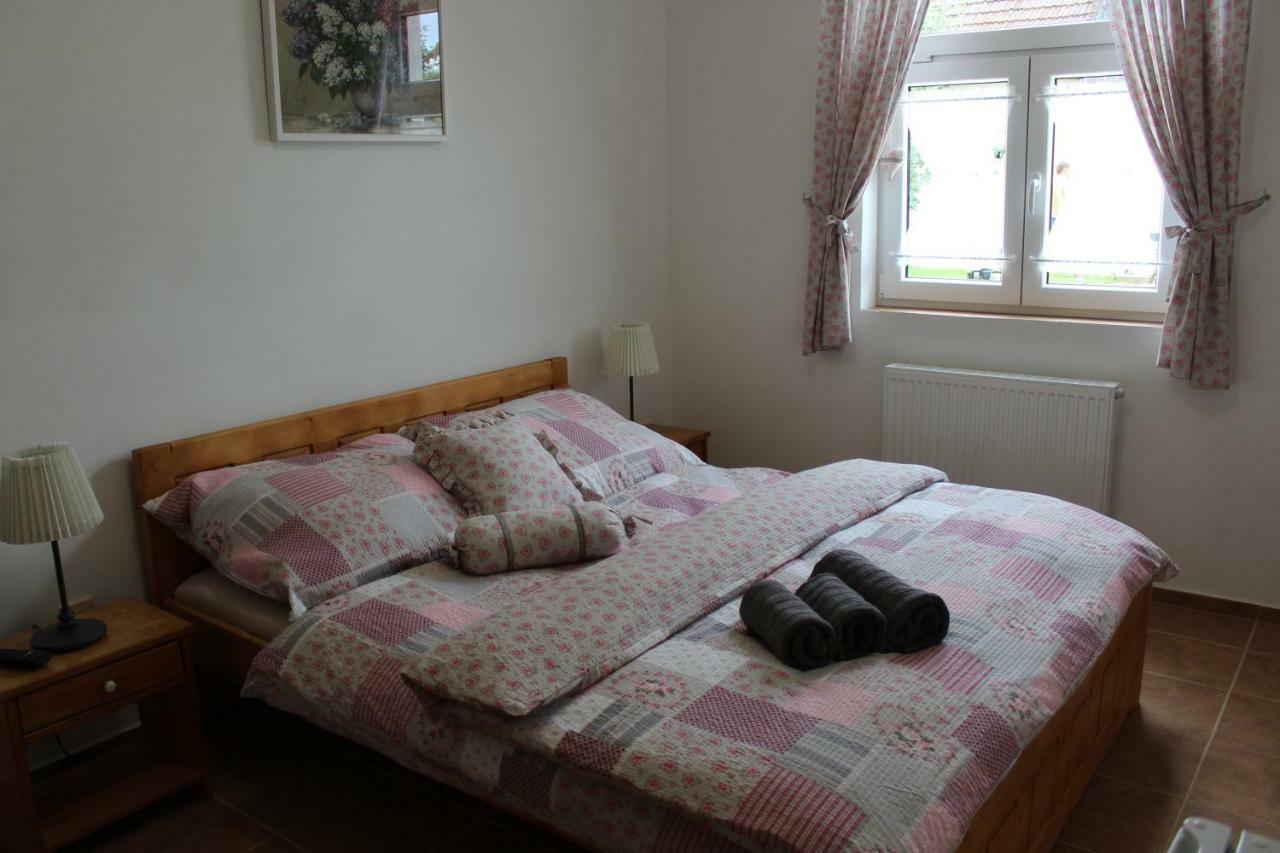 Ubytovani Ve Stodole Stráž nad Nežárkou Bagian luar foto